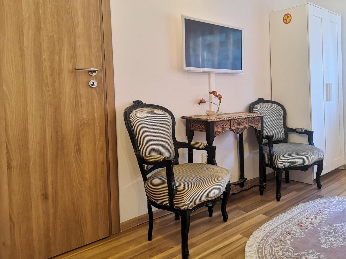 Ferienwohnung Fancy 1Bd Family Friendly In Historical Centre Bukarest Exterior foto