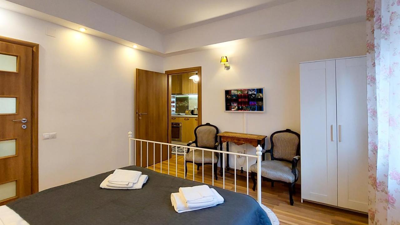 Ferienwohnung Fancy 1Bd Family Friendly In Historical Centre Bukarest Exterior foto