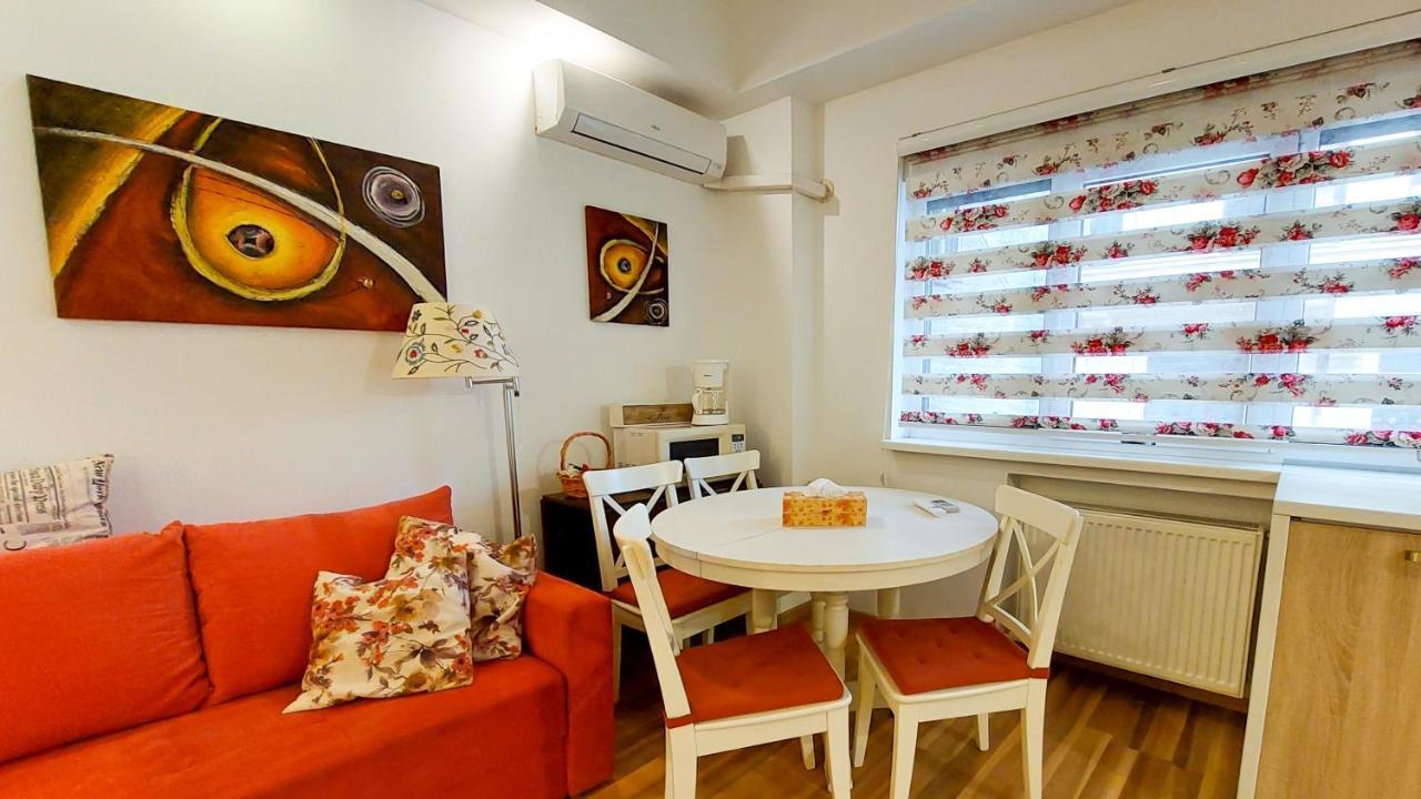 Ferienwohnung Fancy 1Bd Family Friendly In Historical Centre Bukarest Exterior foto